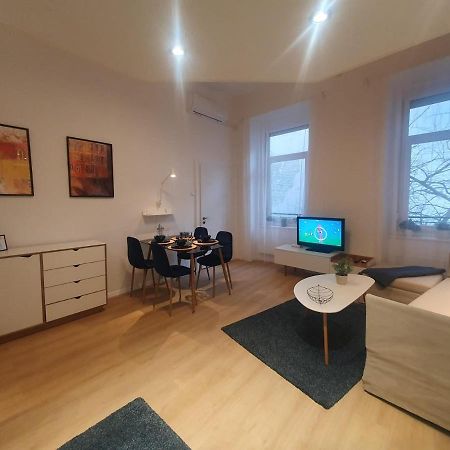 Petofi Apartment With Air Condition Будапеща Екстериор снимка