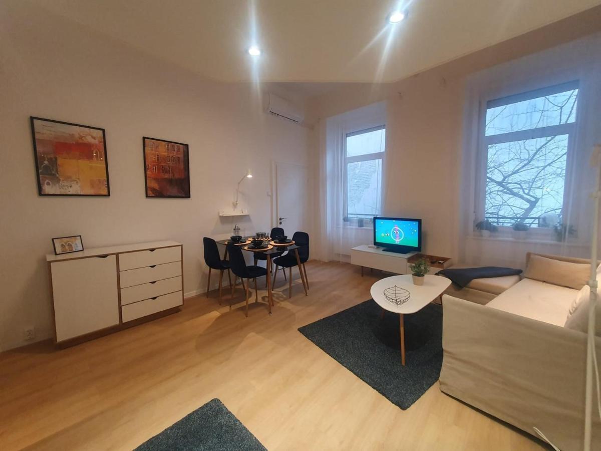 Petofi Apartment With Air Condition Будапеща Екстериор снимка